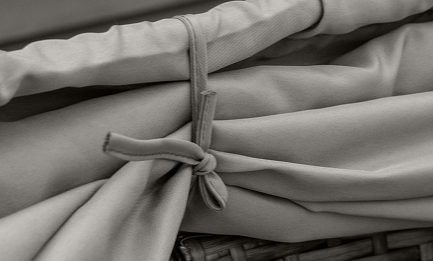 Image 10: Outsunny Round Rattan Sofa Bed with Retractable Canopy