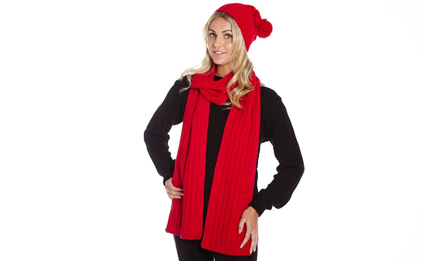 Image 7: Knit Hat and Scarf Set