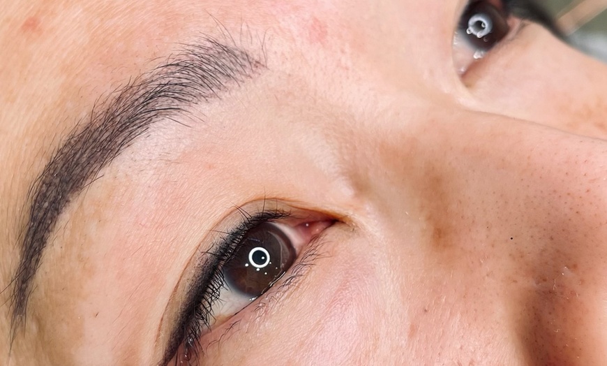 Image 4: Semi-Permanent Eyeliner