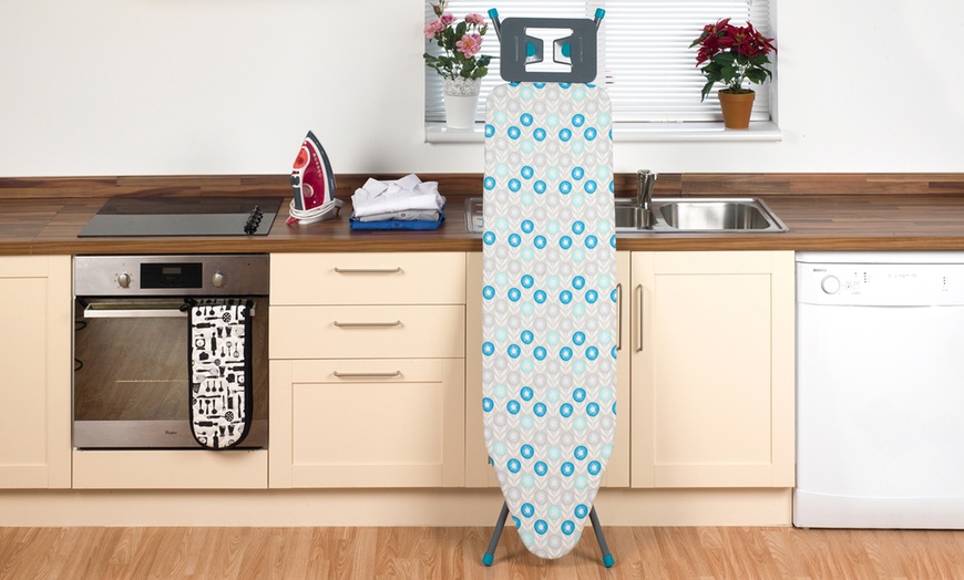 Image 3: Beldray Retro Ironing Board