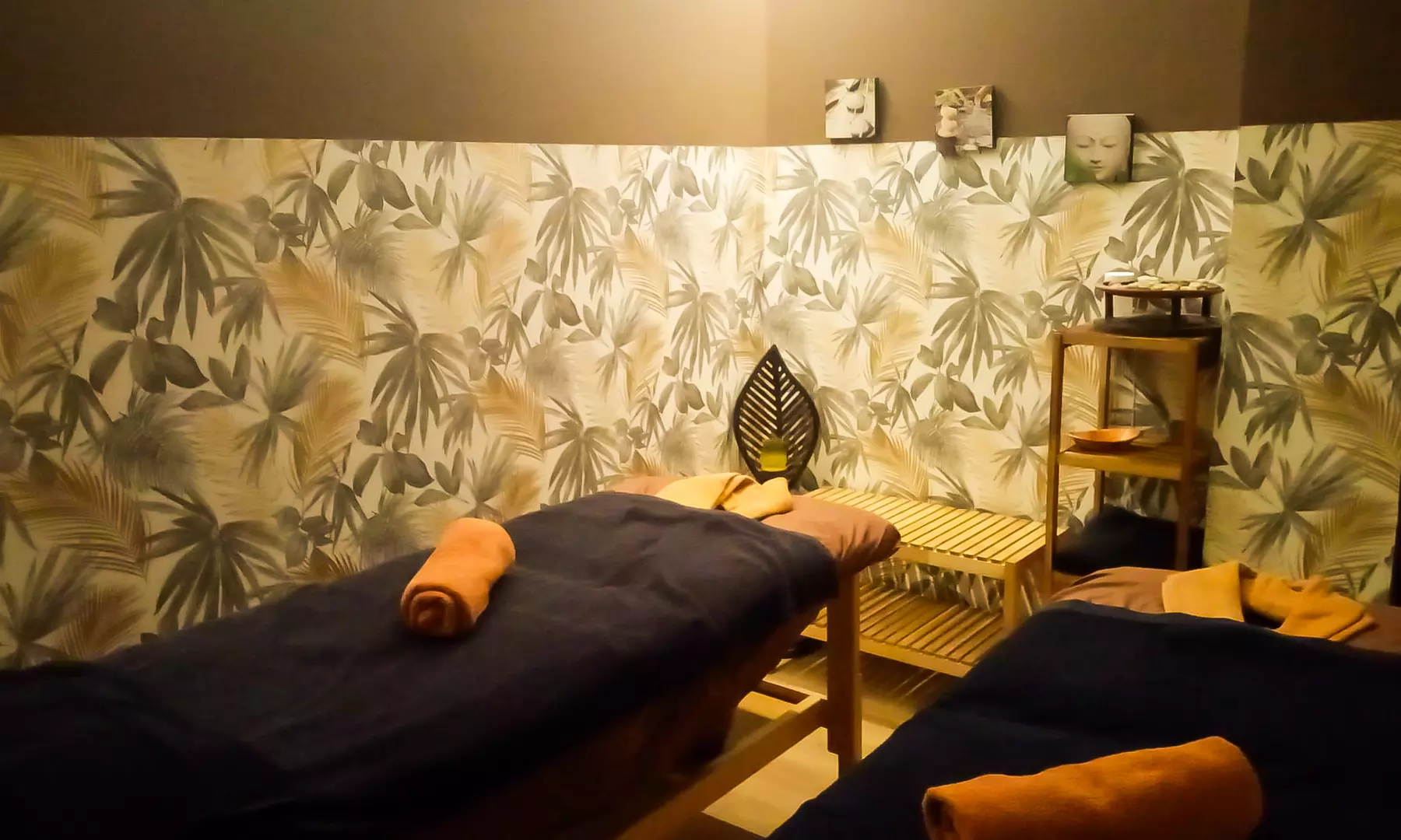 Masaje con aromaterapia, peeling y envoltura de espalda