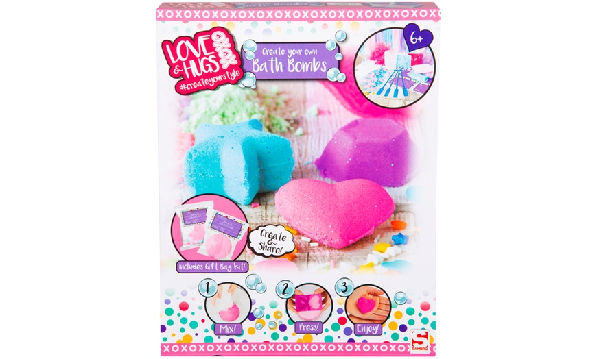 Image 7: XOXO Create Your Own Bath Bombs