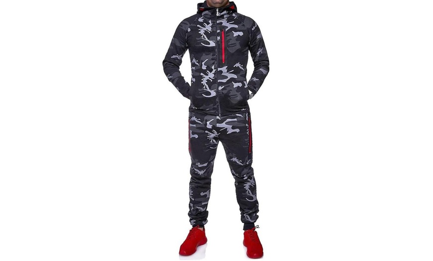 Image 2: Men's Camo Tracksuit