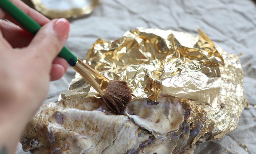 Image 2: Introduction to Gold Leafing workshop At Art Gilding Academy