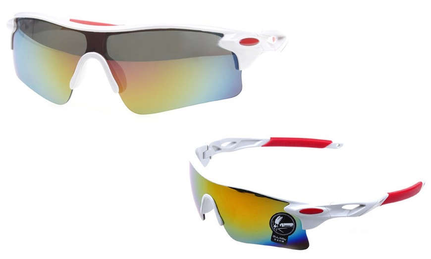 Image 5: Aerodynamic Sports Sunglasses