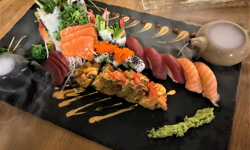 Image 3: Fusion-Menü inkl. Sushi-Platte