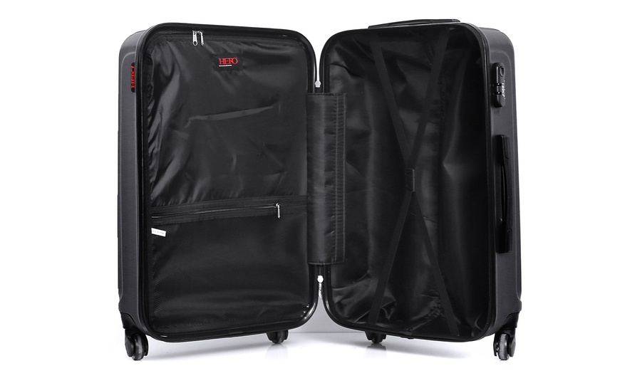 Image 6: Three-Piece Hero Luggage Set