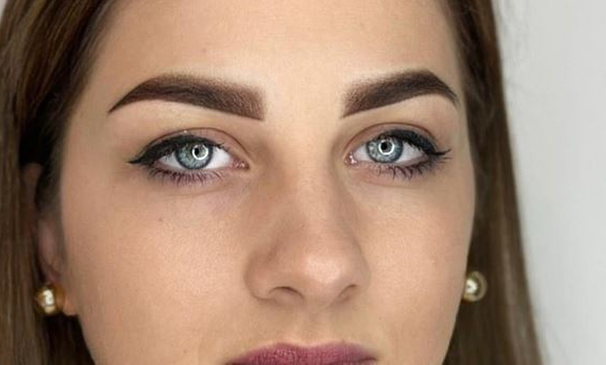 Image 5: Neue Ausstrahlung mit einer Powderbrows-oder Aquarelle Lips-Behandlung