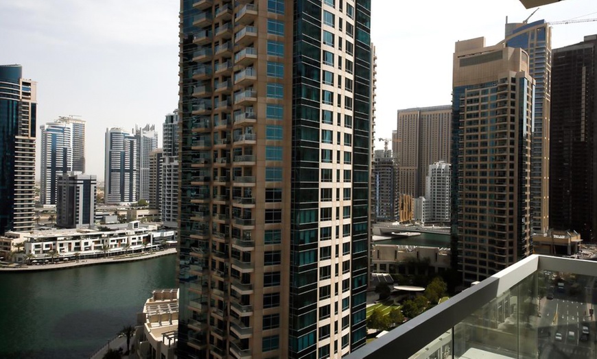 Image 2: Dubai Marina: Apartment Stay with Late Check-Out