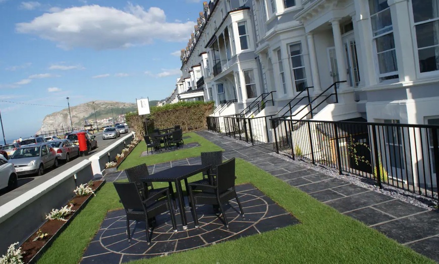 Image 5: Llandudno: Double Room with Afternoon Tea