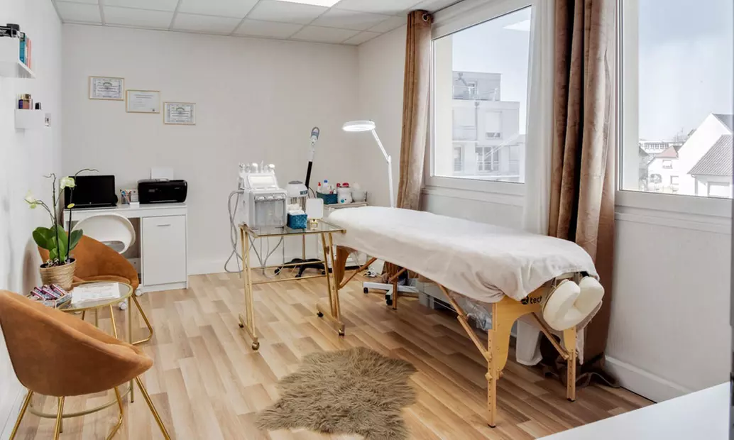 Forfait épilation 3 ou 4 zones avec Aga Esthetique (jusqu'à 55% de réduction) - Primary Image