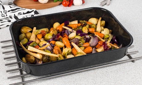 1,2 ou 4 plats à rôtir avec un revêtement d'émail vitreux noir de 42 cm, de la marque Russell Hobbs