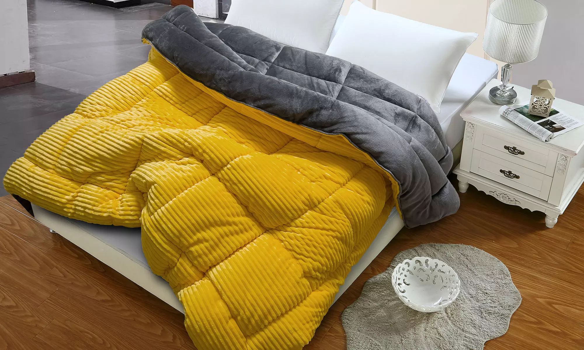 Dessus de lit grand froid velours, Sampur - Primary Image