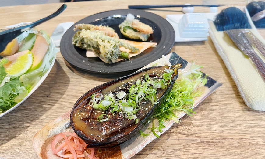 Image 3: Dine in Style: Starter, Main and Choice of Drink for Two or Three