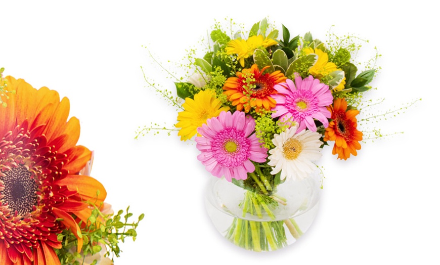 Image 2: Fresh Flower Delivery at Flower Station