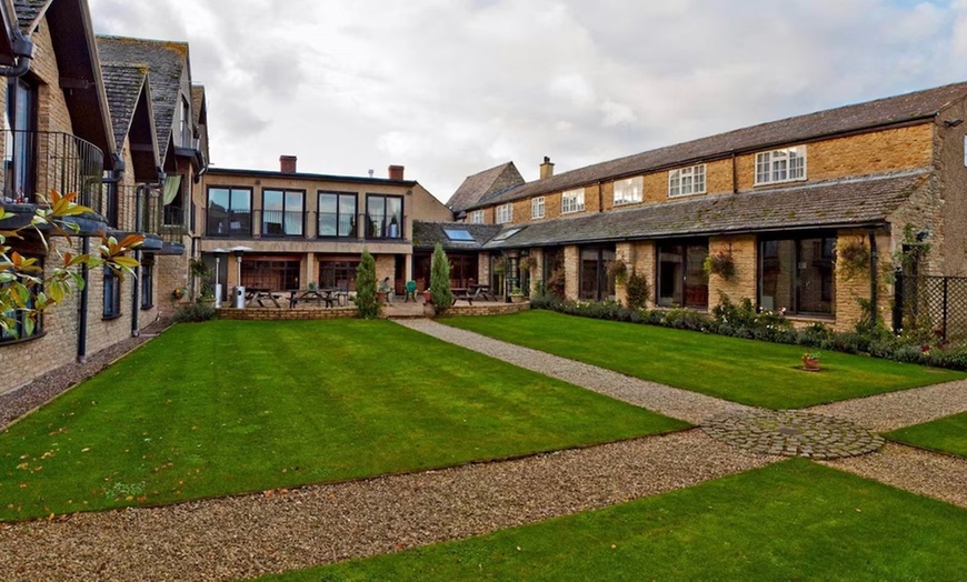 Image 11: Oxfordshire: Stay for 2 with Bicester Village Discount