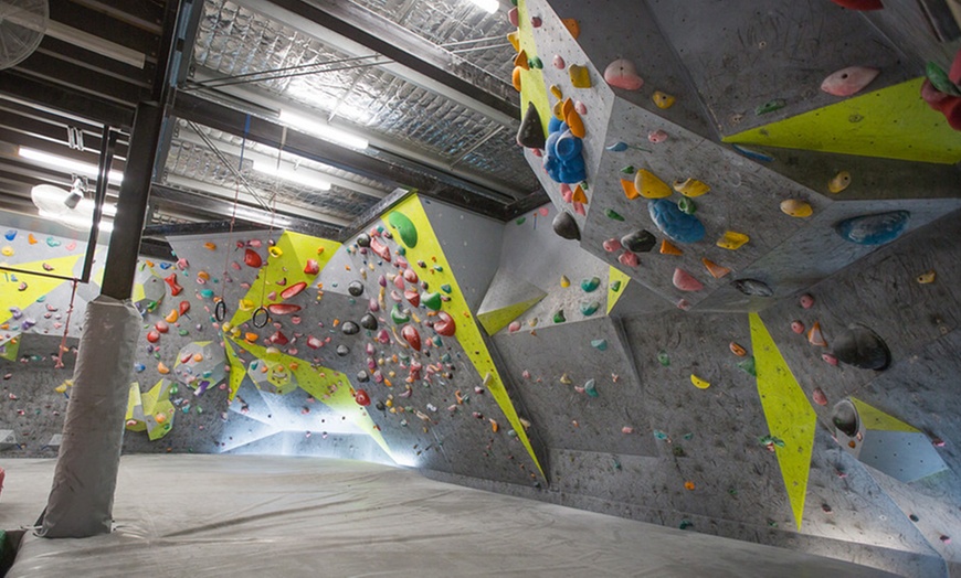 Image 5: Indoor Rock Climbing for Two Adults