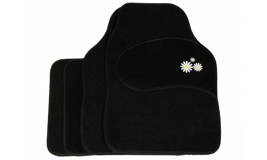 Image 2: Embroidered Universal Car Mats