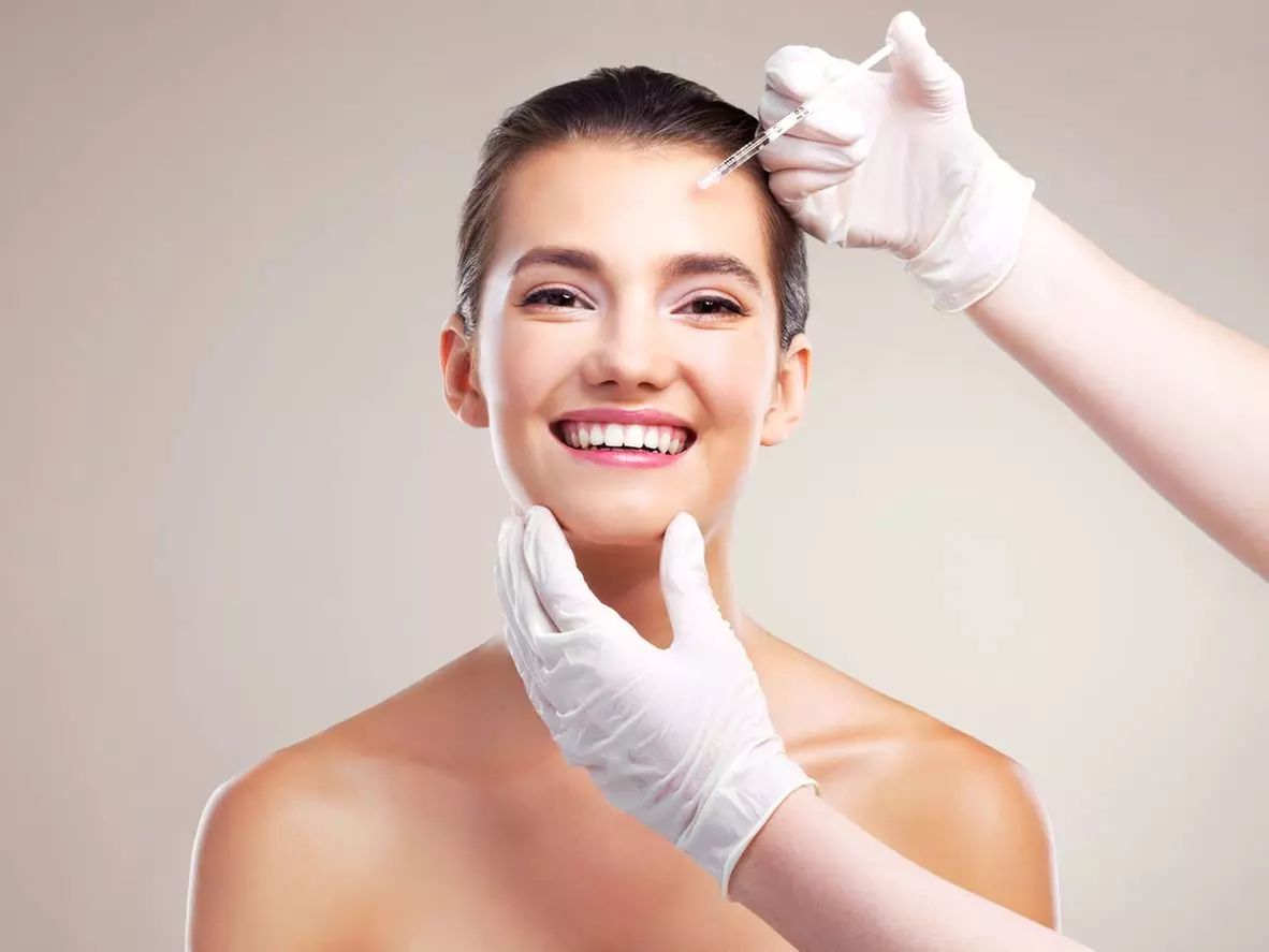 Achieve a Youthful Look: Smooth Wrinkles with 20 Units of Botox (Up to 50% Off) - Primary Image