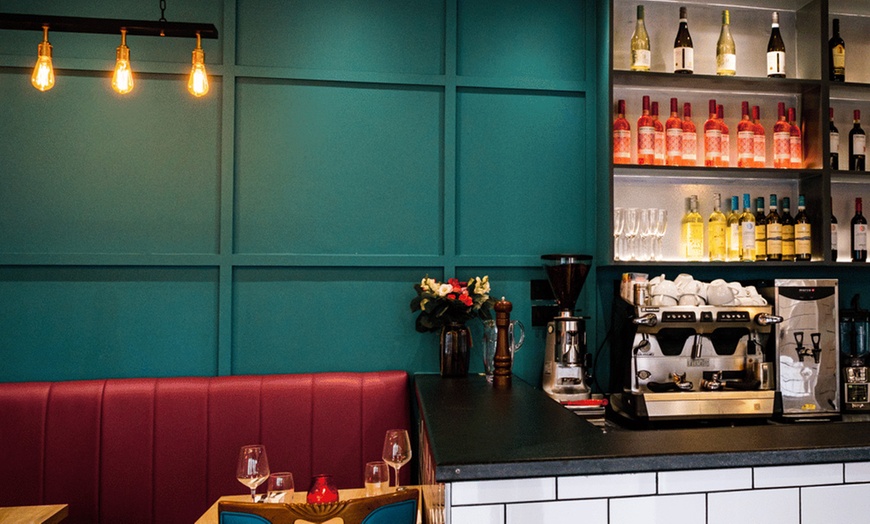 Image 3: Starter with Any Gourmet Burger and a Soft Drink Or Beer for 1, 2 or 4