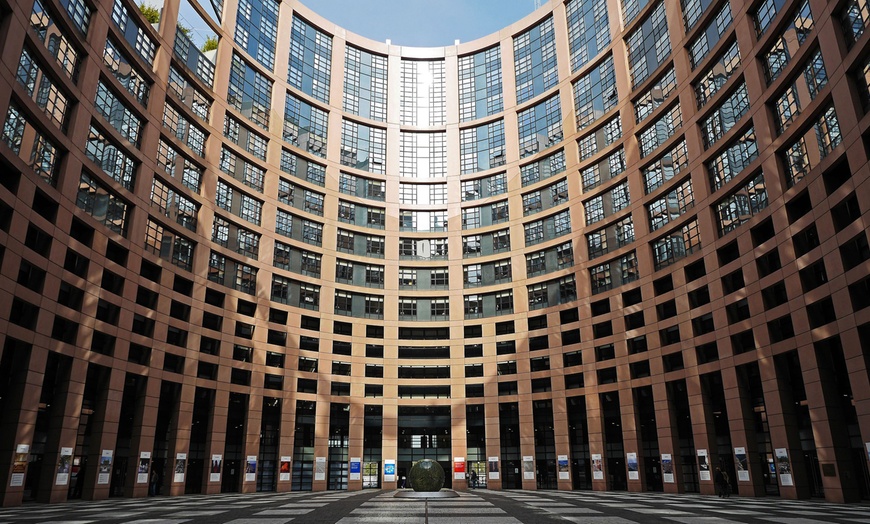 Image 9: Strasbourg : chambre double supérieure avec pdj, dîner, départ tardif