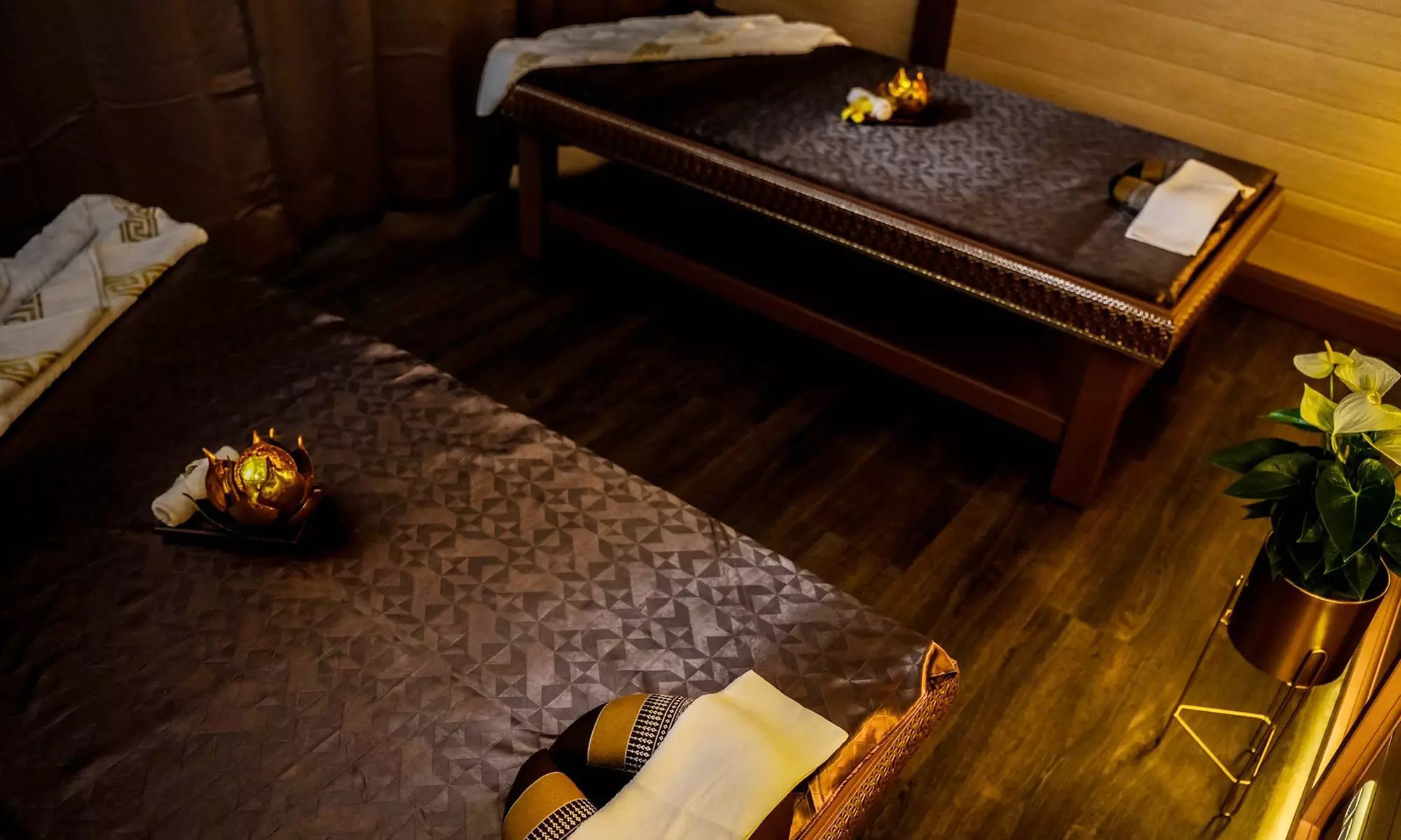 Traditionelle Thai-, Thai-Öl- oder Hot-Stone-Massage für 1 Person