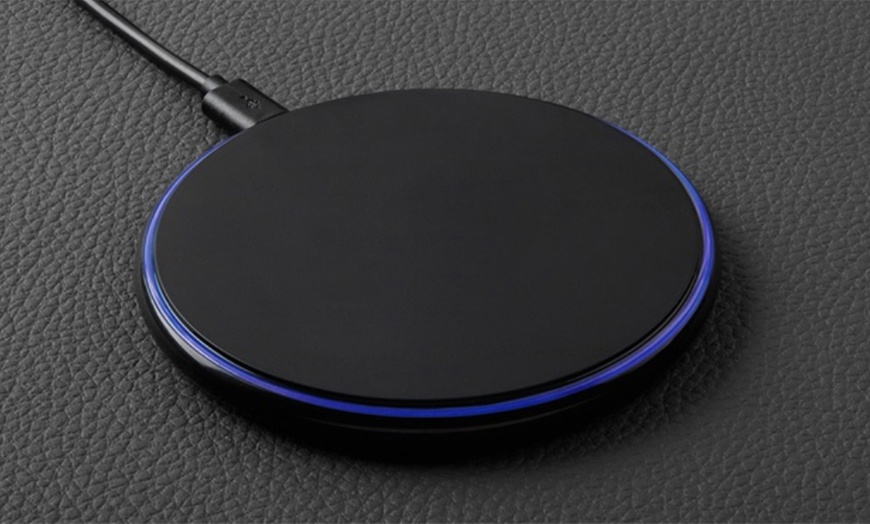 Image 4: 10W Wireless Charging Pad
