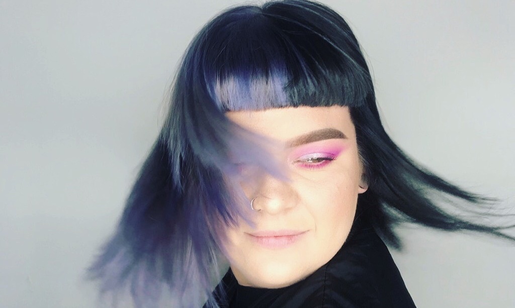 Color and Highlights Service for Vibrant Looks