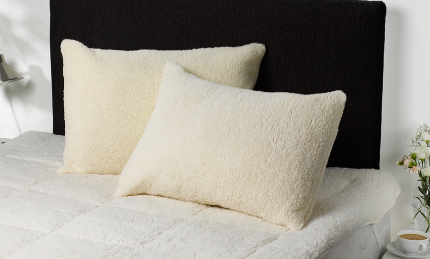 Image 2: Fluffy Fleece Traditional Pillow