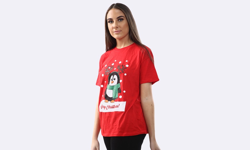 Image 9: Christmas T-Shirt