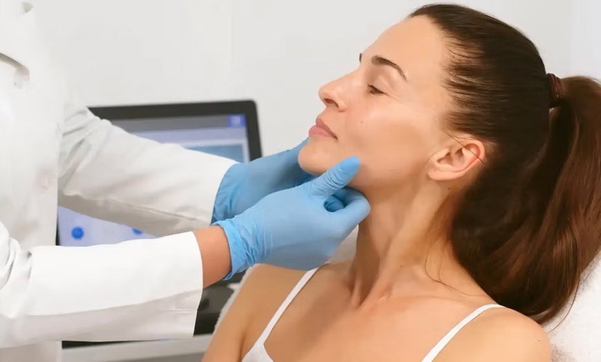 Image 3: One HIFU Facial Treatment On Full Face & Neck & Decolletage Area