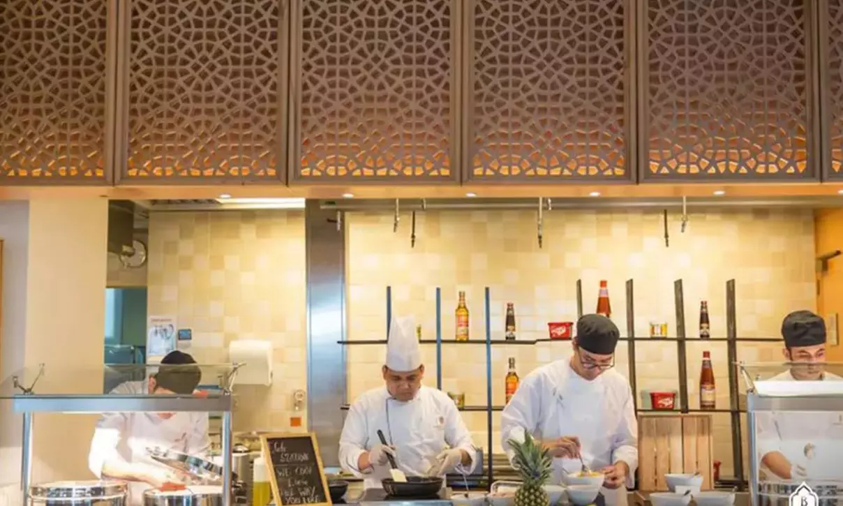 Lunch / Dinner Buffet with Soft Beverages Up to Four Adults or A Child