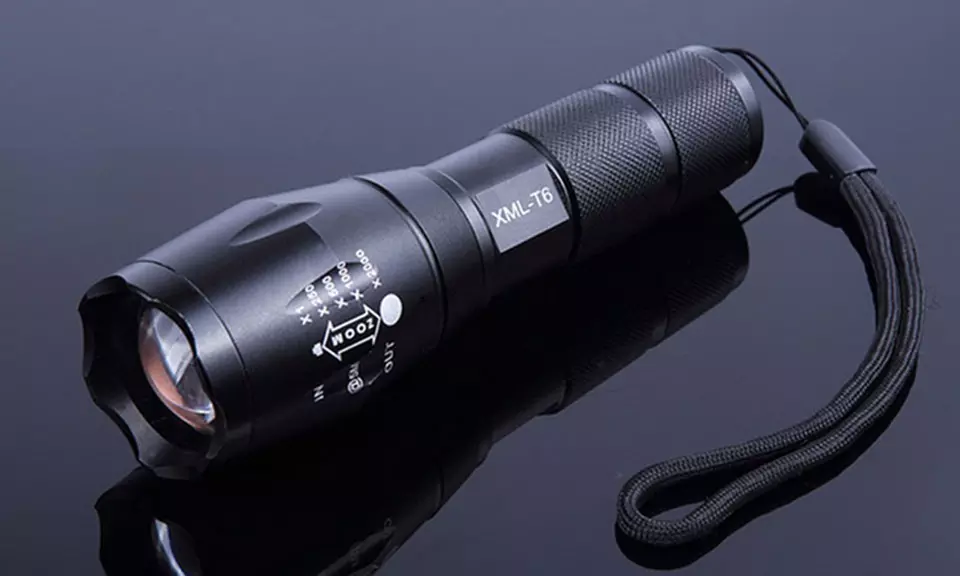 XM-LT6 LED-Taschenlampe (5x Zoom)