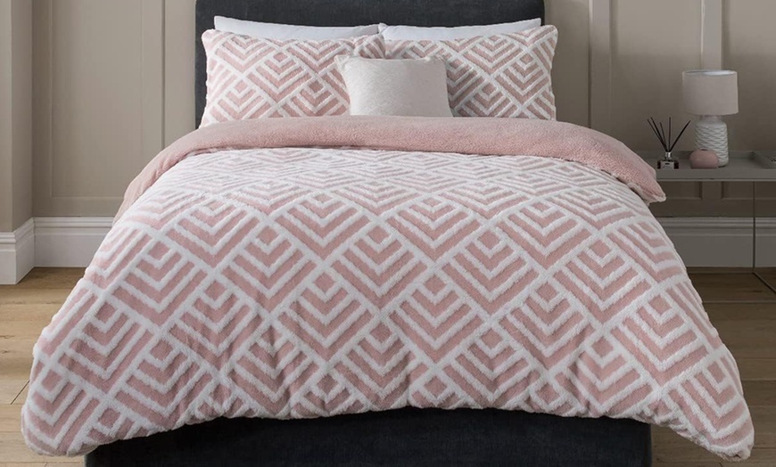 Image 1: Smart Living Premium Geo Jacquard Fleece Duvet Set