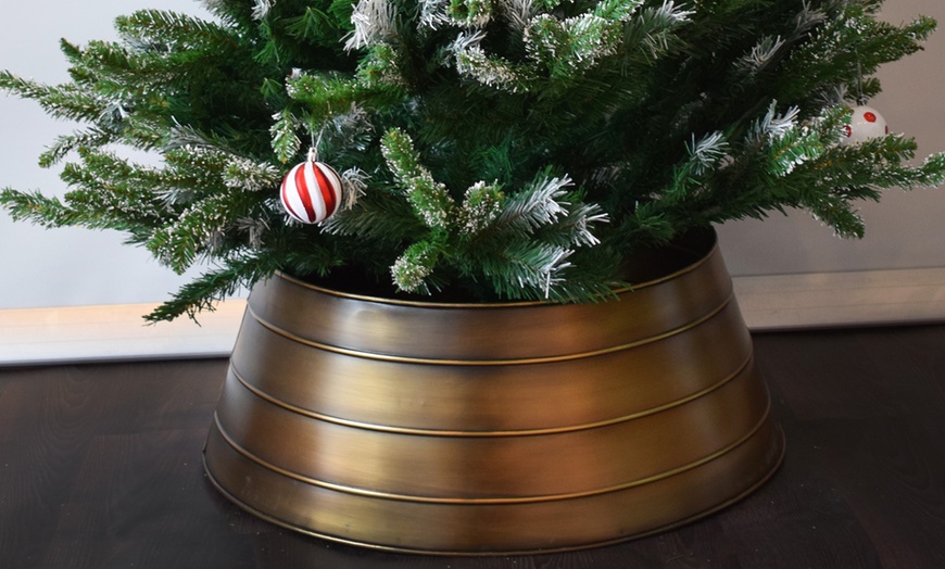 Image 7: Metal Christmas Tree Skirts