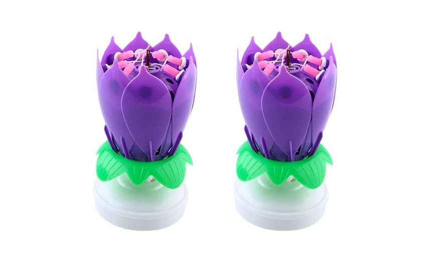 Image 13: Flower-Shaped Rotating Musical Birthday Candle