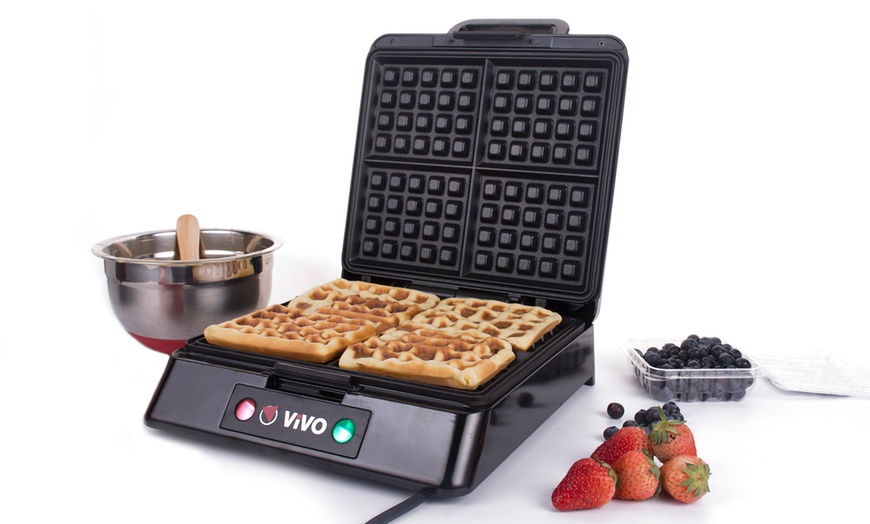 Image 1: Professional 4-Slice Waffle Maker