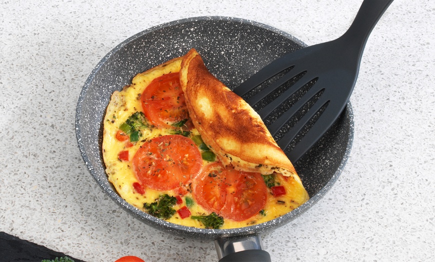 Image 4: Salter Marble Collection Forged Aluminium Non-Stick Frying Pan