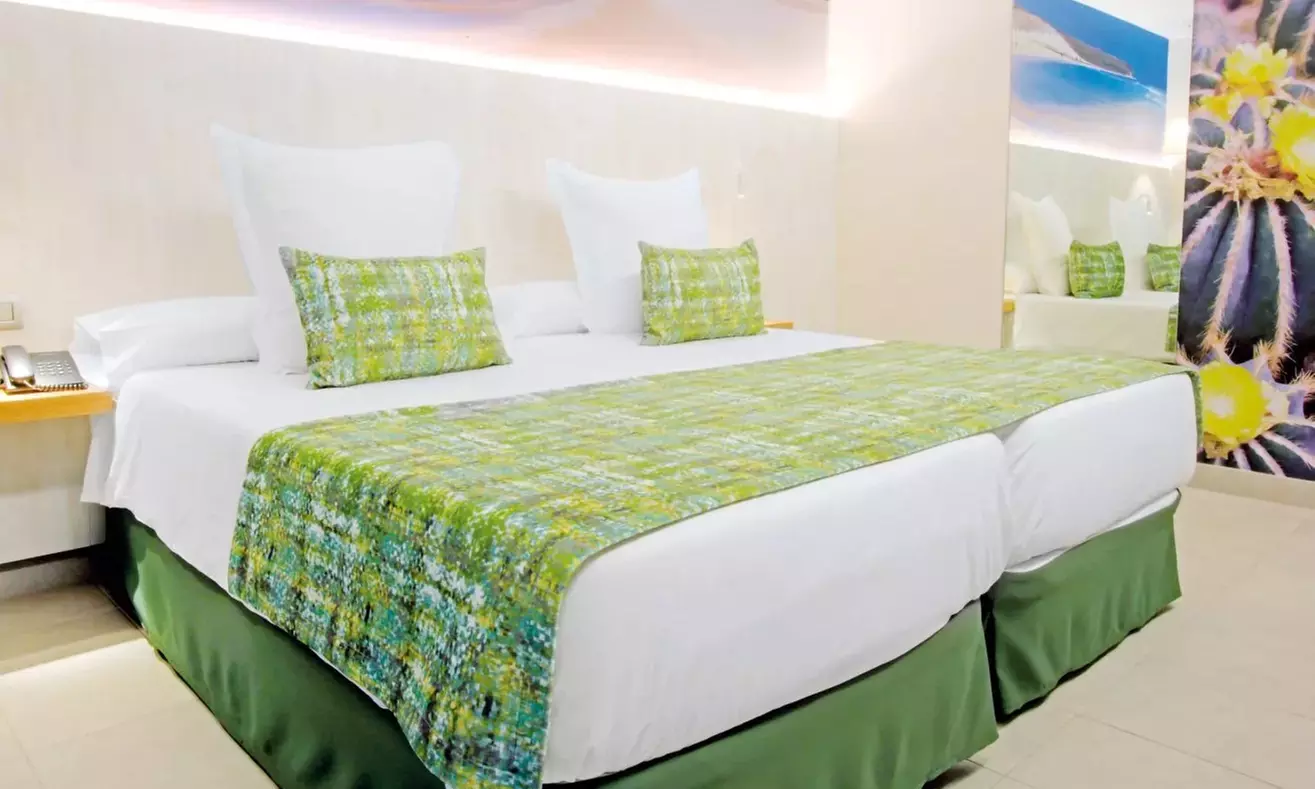 Circuito de spa para 2 personas con masaje, comida o daypass a elegir