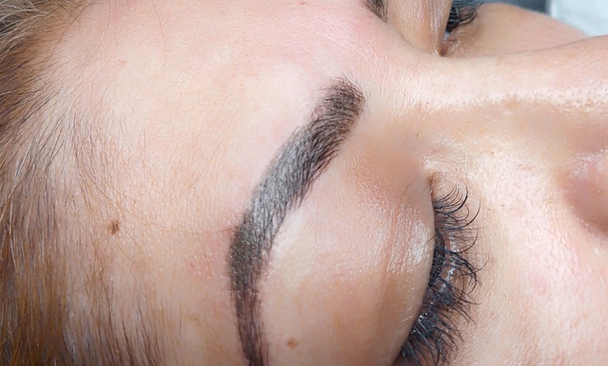 Image 5: Lifting y tinte de pestañas con opción a laminado y tinte de cejas