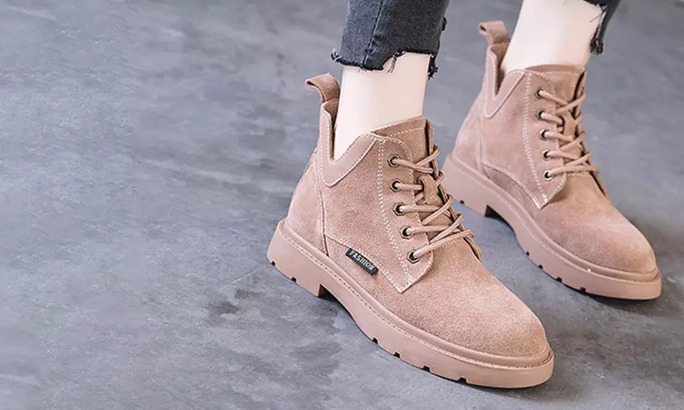 Low boots plates en cuir à lacets pour femme - Primary Image