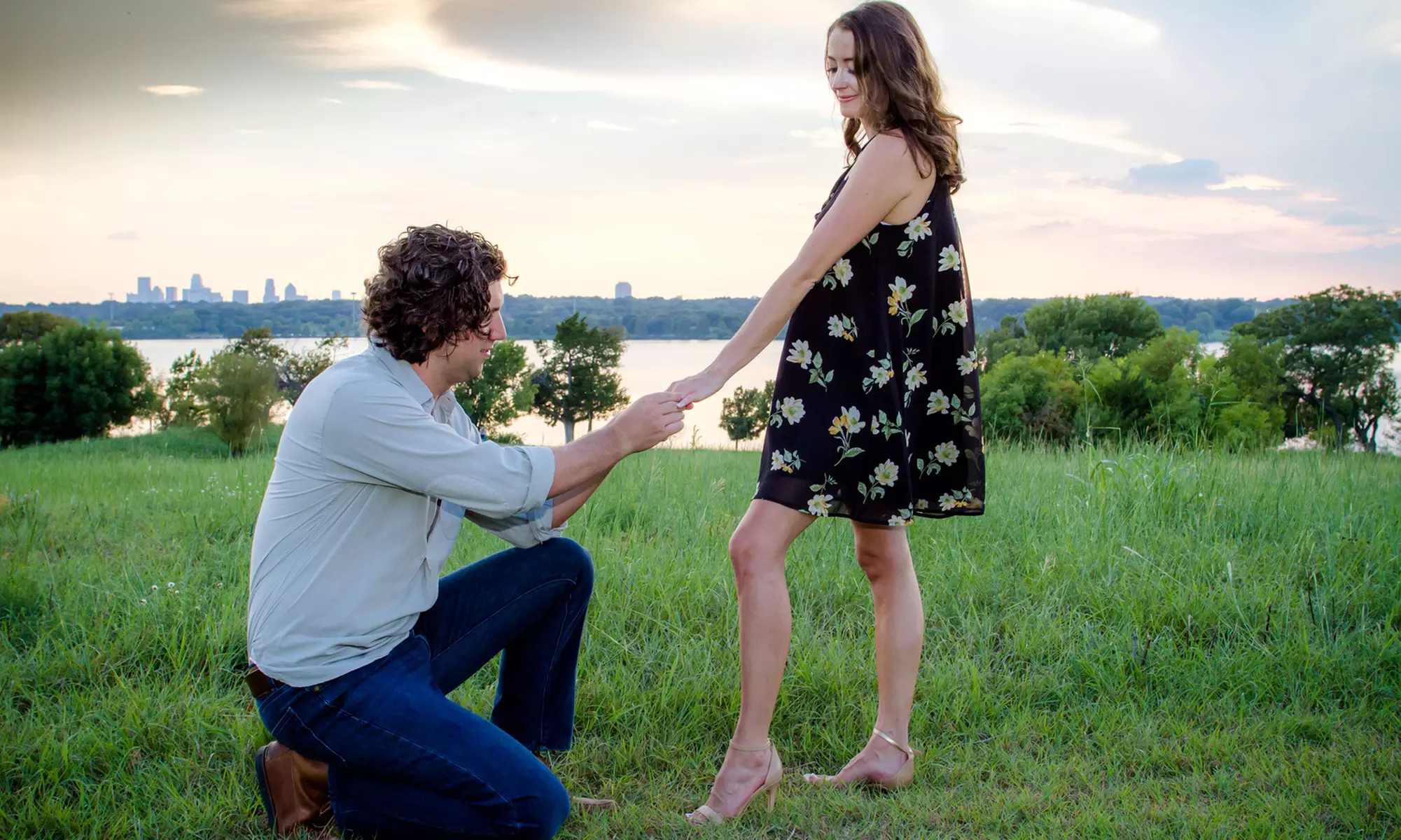 Experience Dream Photography DFW with tailored engagement photoshoots offering up to 50% off