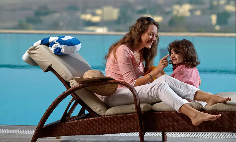 Pool and Fitness Facilities Access at Pool Bar at 4* Two Seasons Hotel