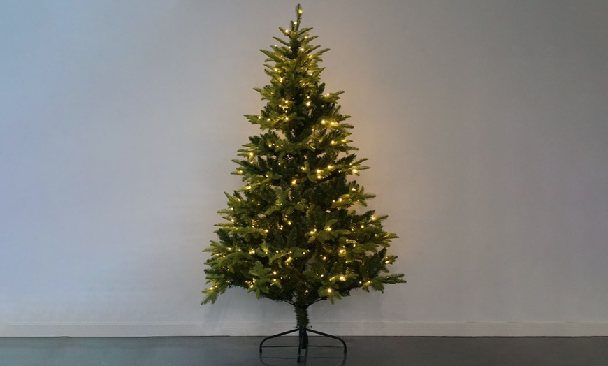 Image 3: Pre-Lit Christmas Tree