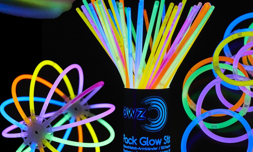 Image 1: 100 Glow Sticks with Connectors