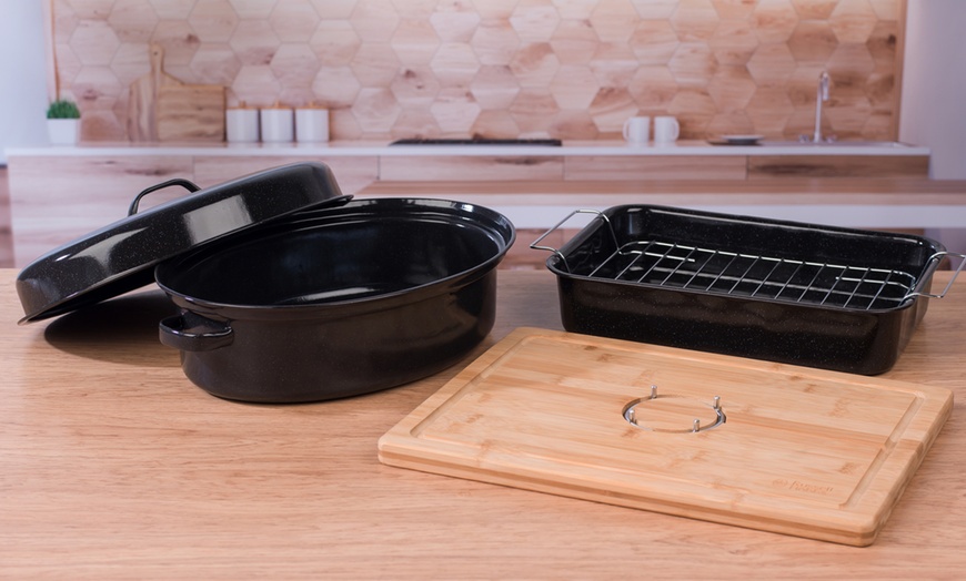 Image 8: Russell Hobbs Roaster Set