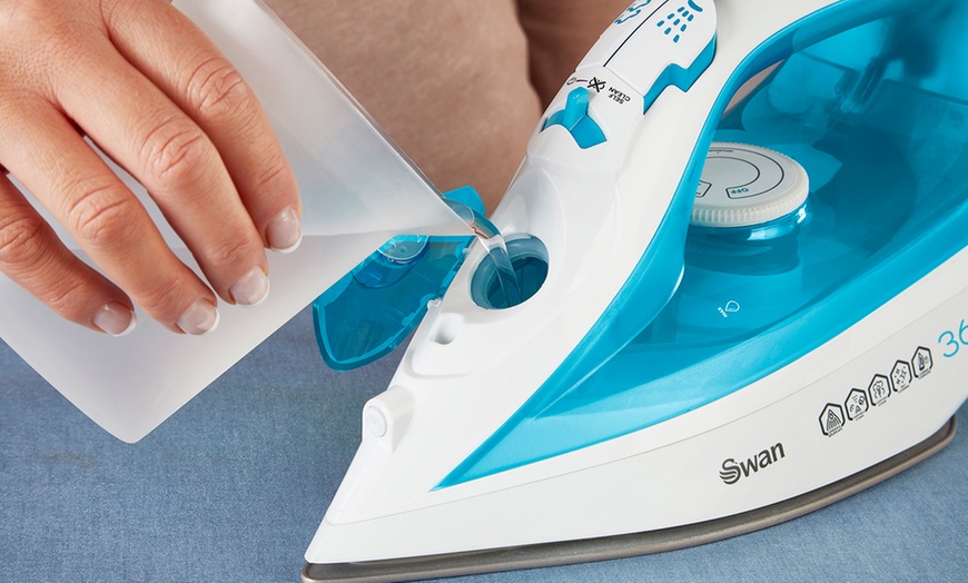 Image 4: Swan 2800W Corded/Cordless Iron