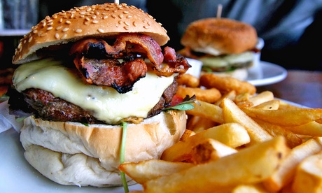 ⏰ Menu Hamburger o menu Pizza per 2 o 4 persone al ristorante Fast N Food (sconto fino a 50%). Prenota&Vai!