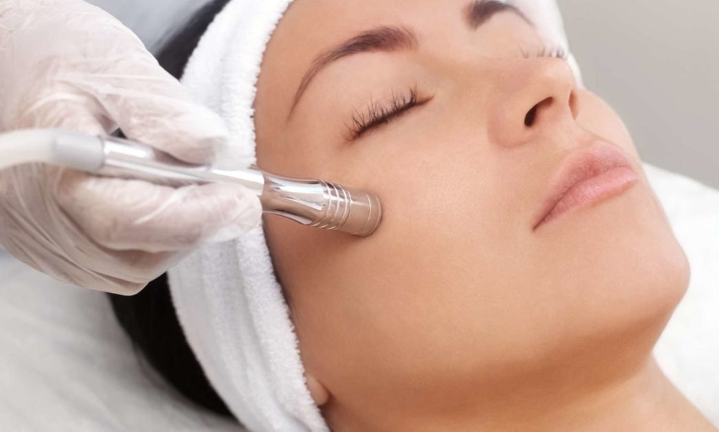 Microdermabrasion with LED