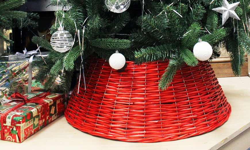 Image 3: Wicker Christmas Tree Skirts